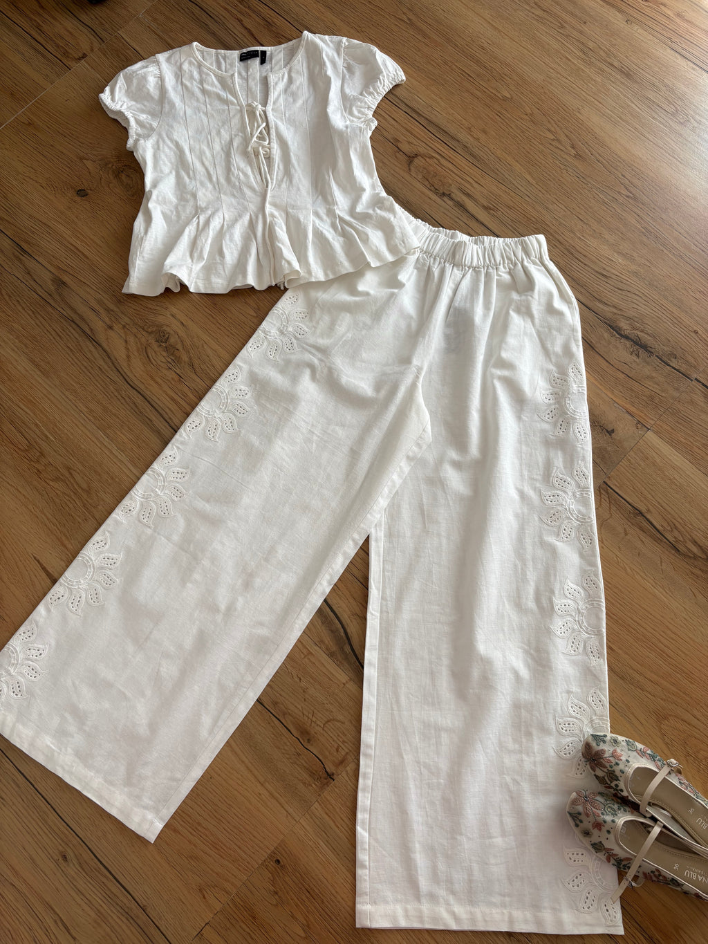 Flower embroidered pant
