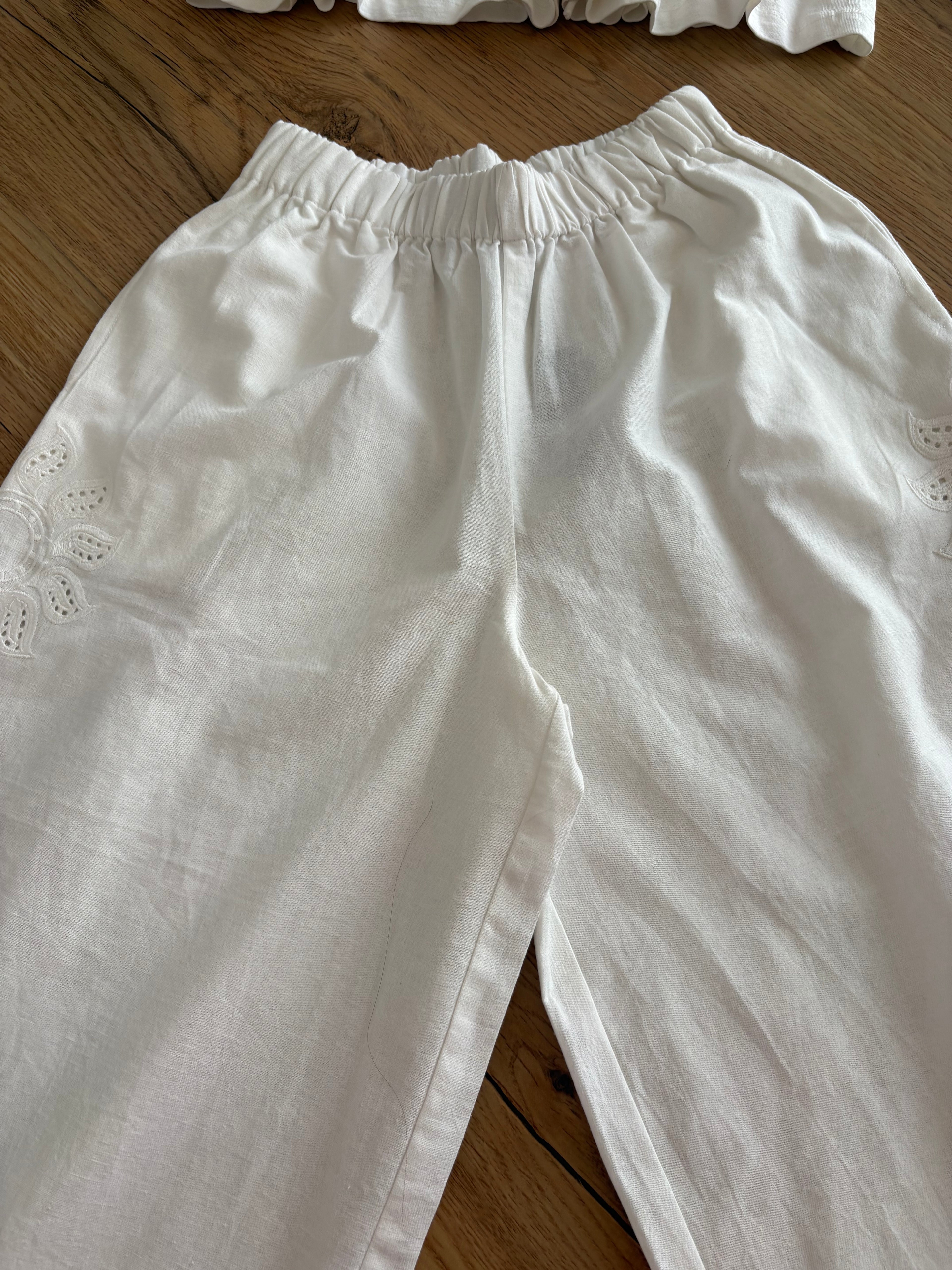 Flower embroidered pant