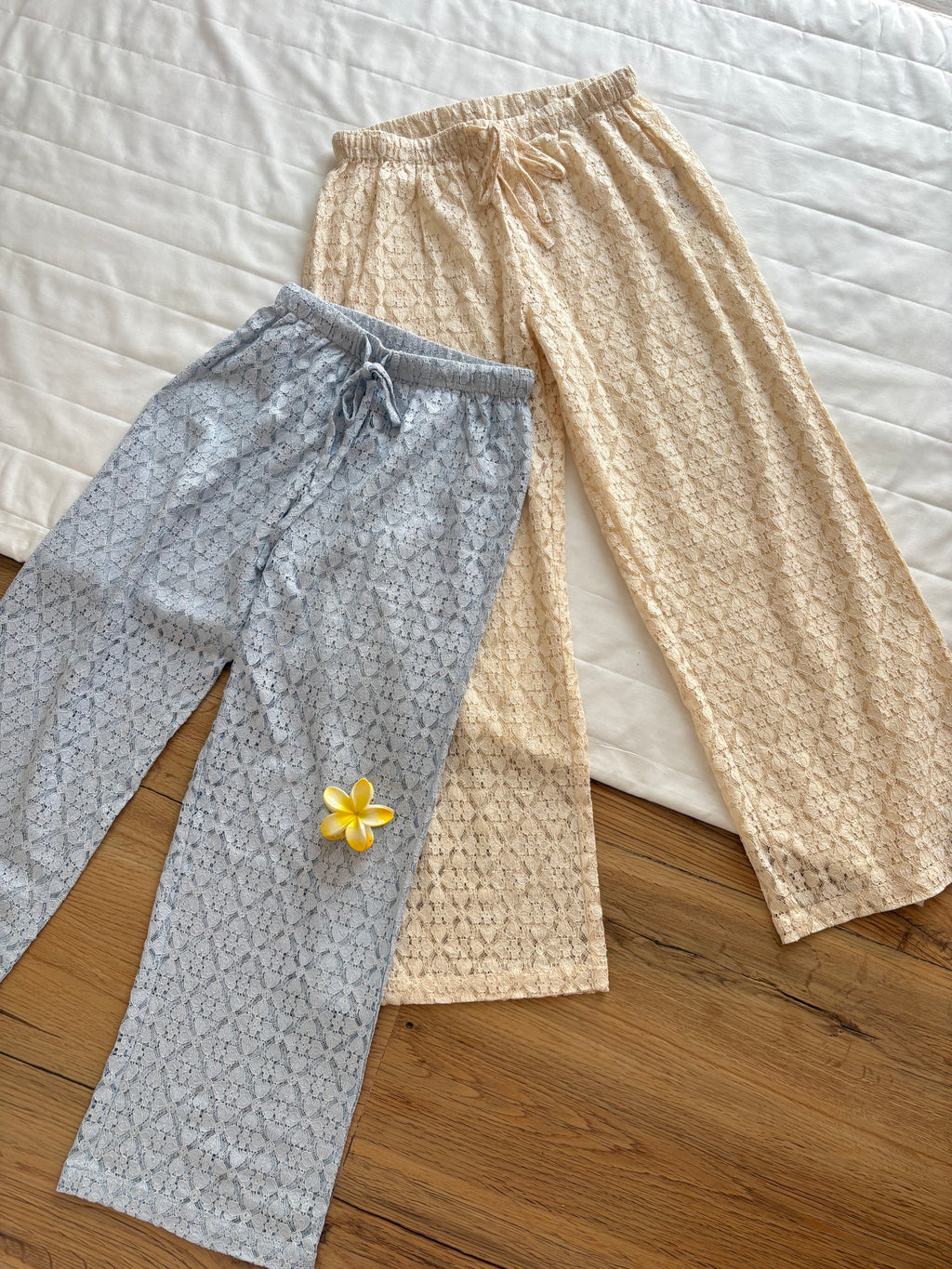 Off white and blue lace pants(individual)