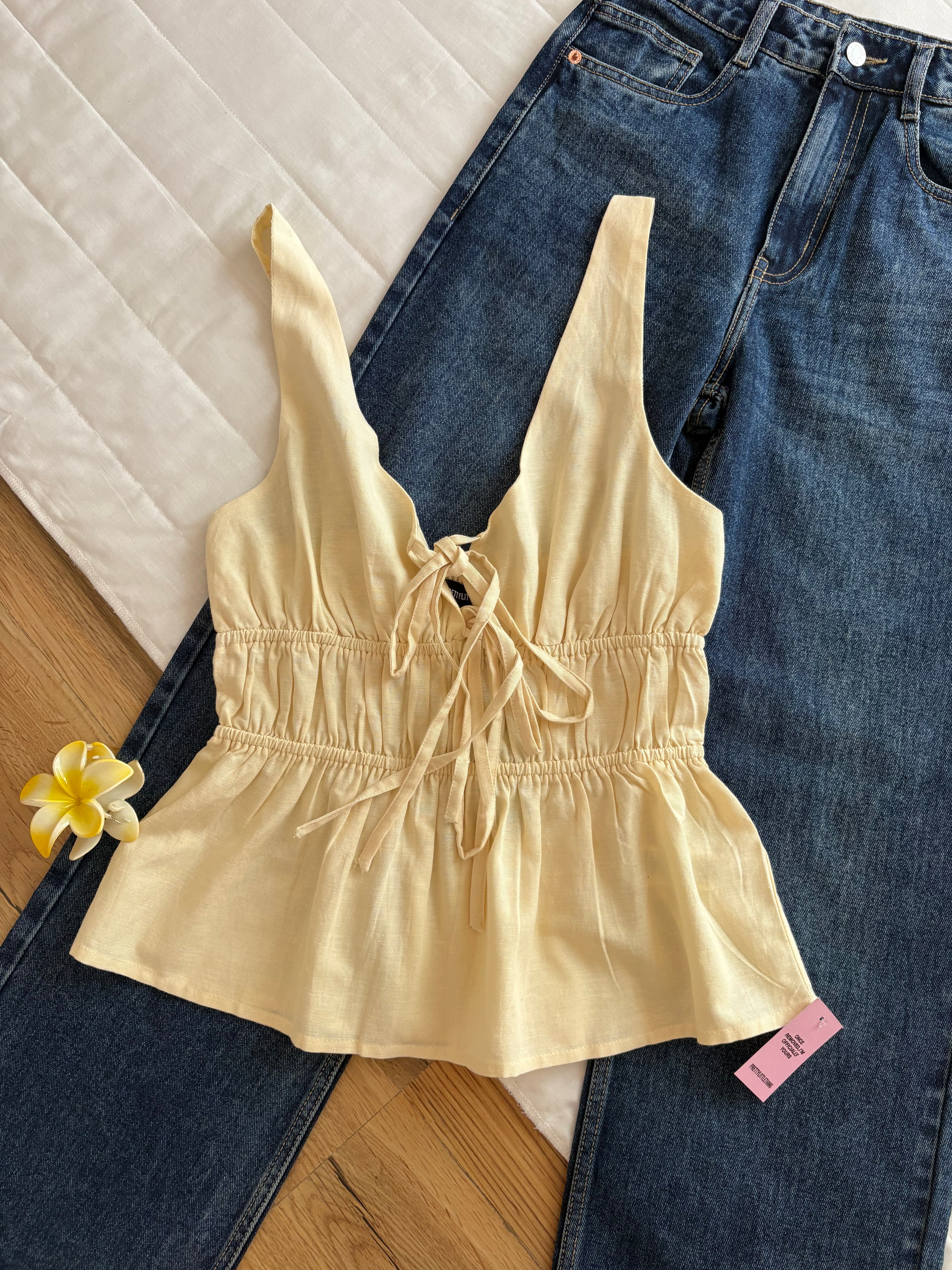 Light yellow front tie