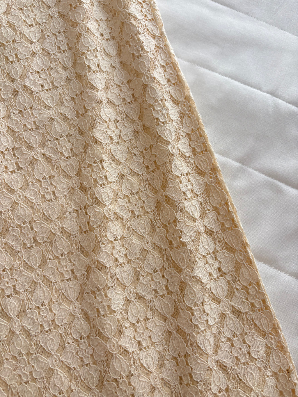 Off white and blue lace pants(individual)