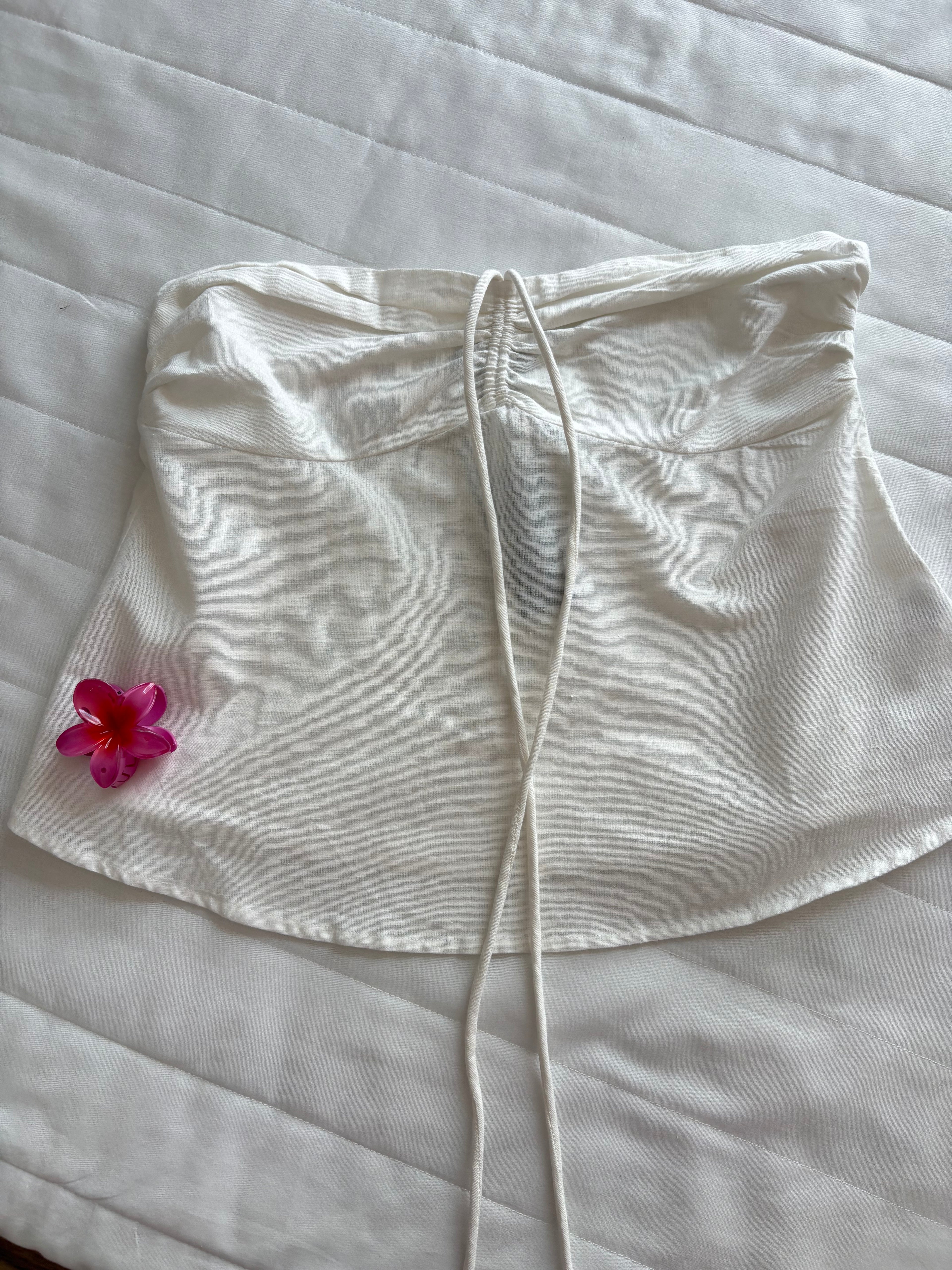 Cotton and linen White top and shorts (sold individually)