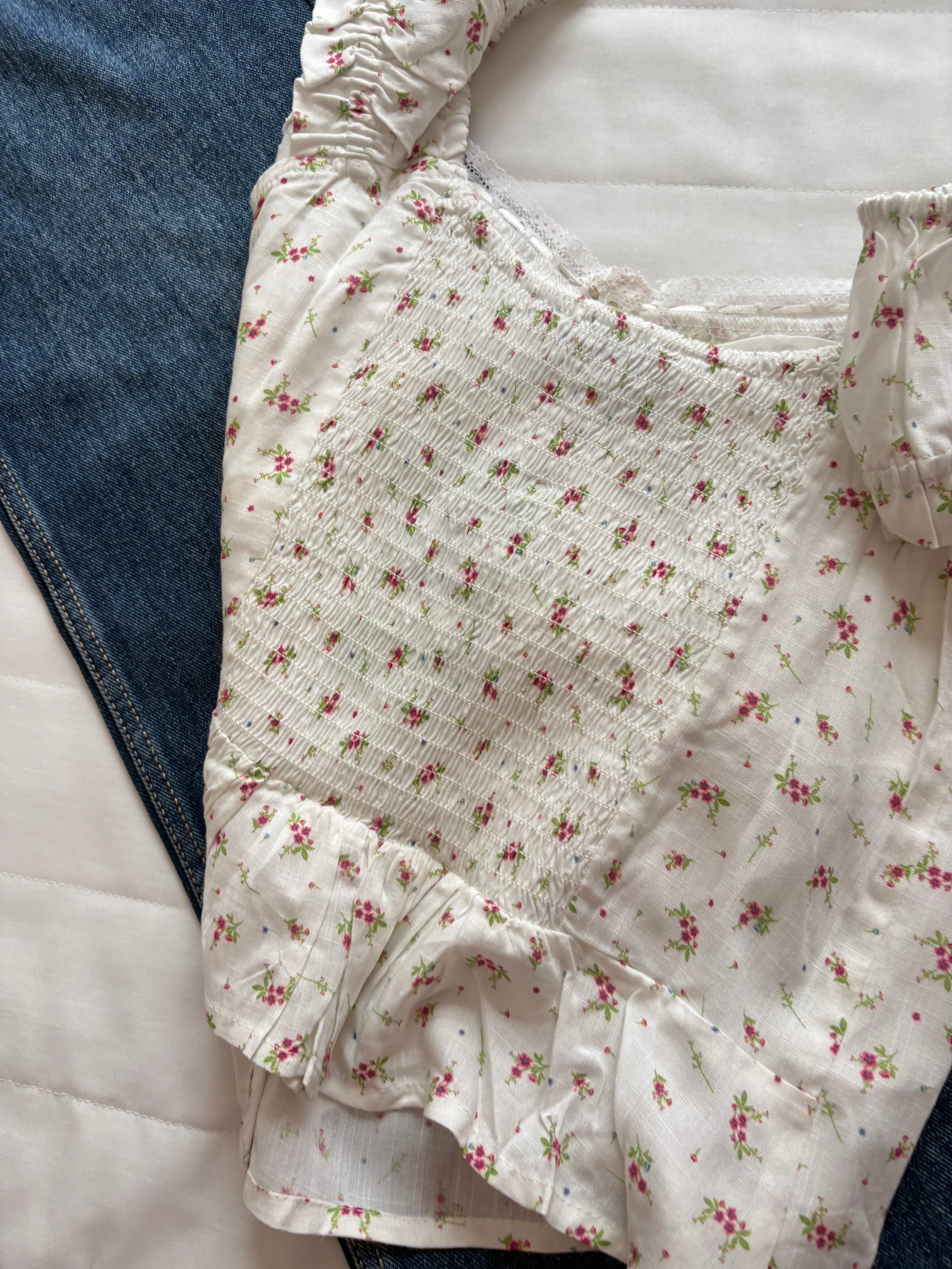 Pink floral ribbon details