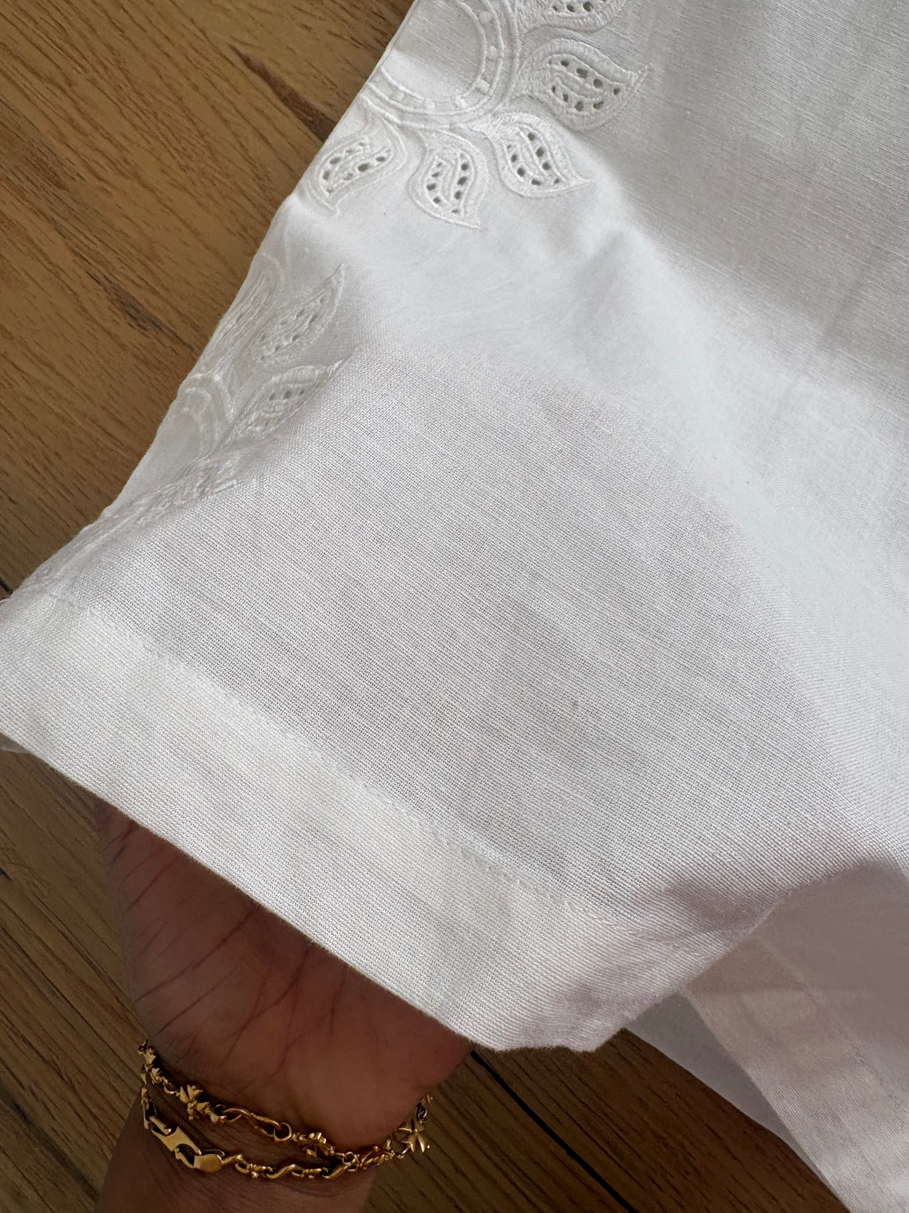 Flower embroidered pant