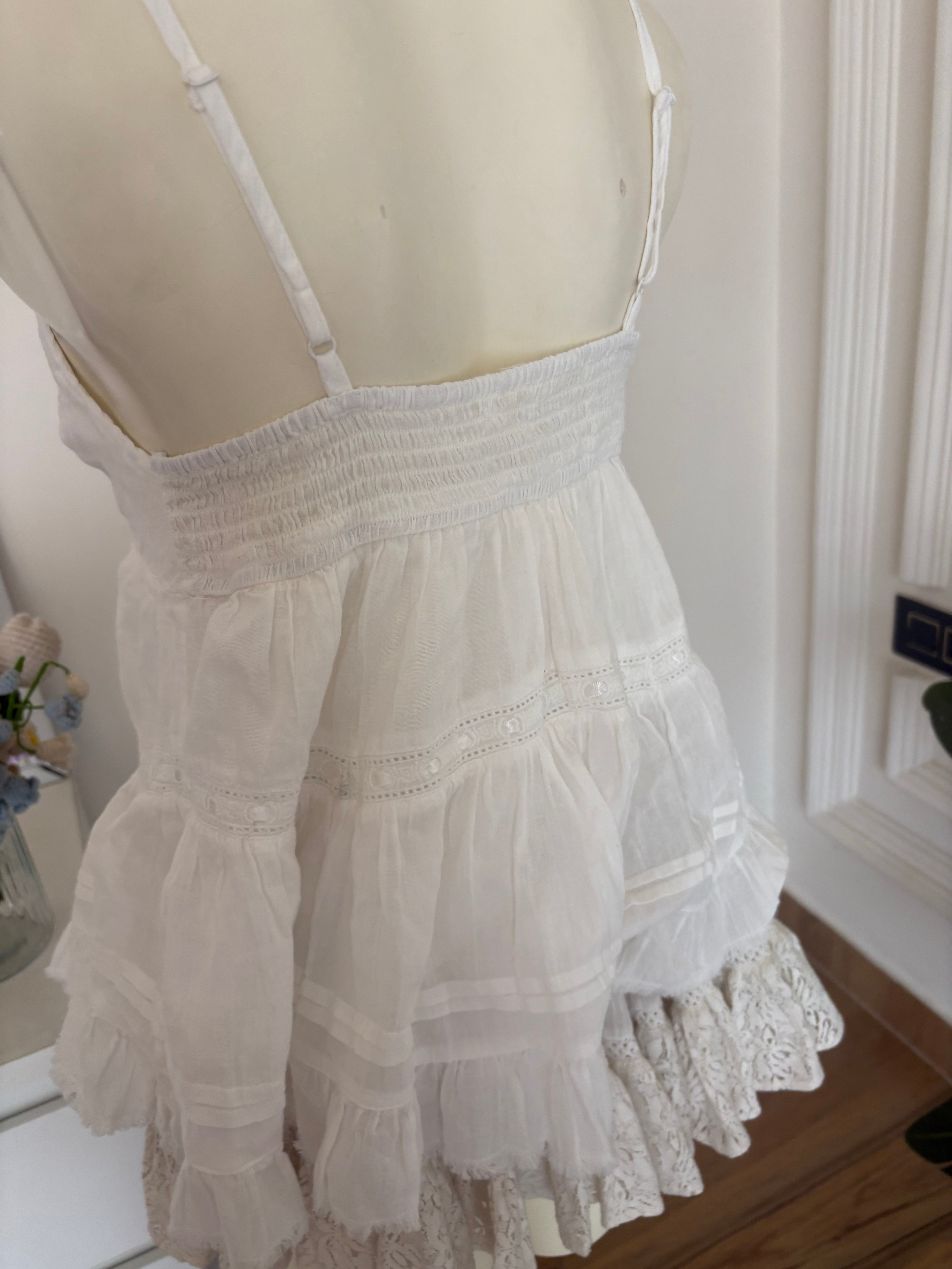 White ribbon top