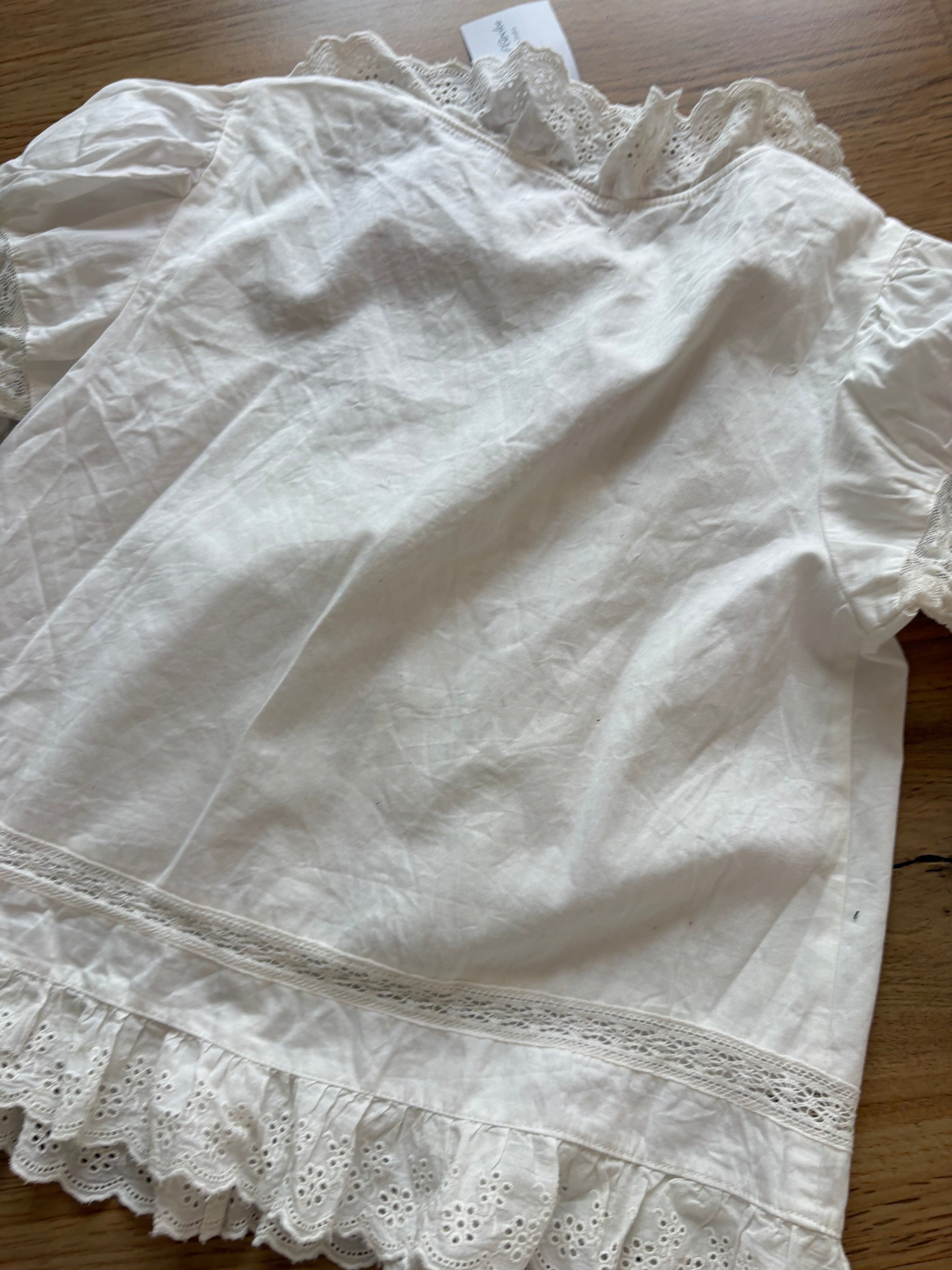 lace details front tie top