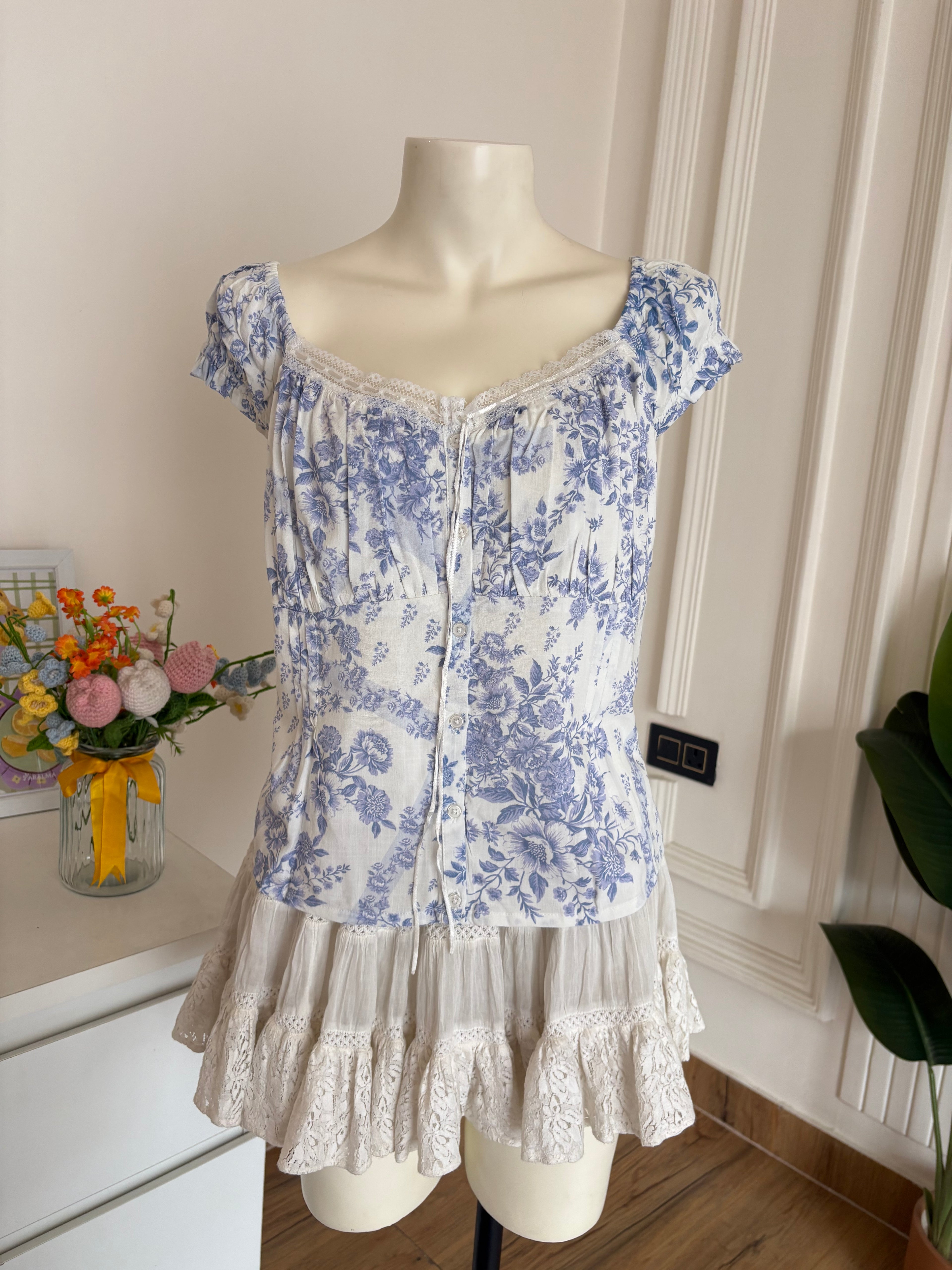 Blue floral print