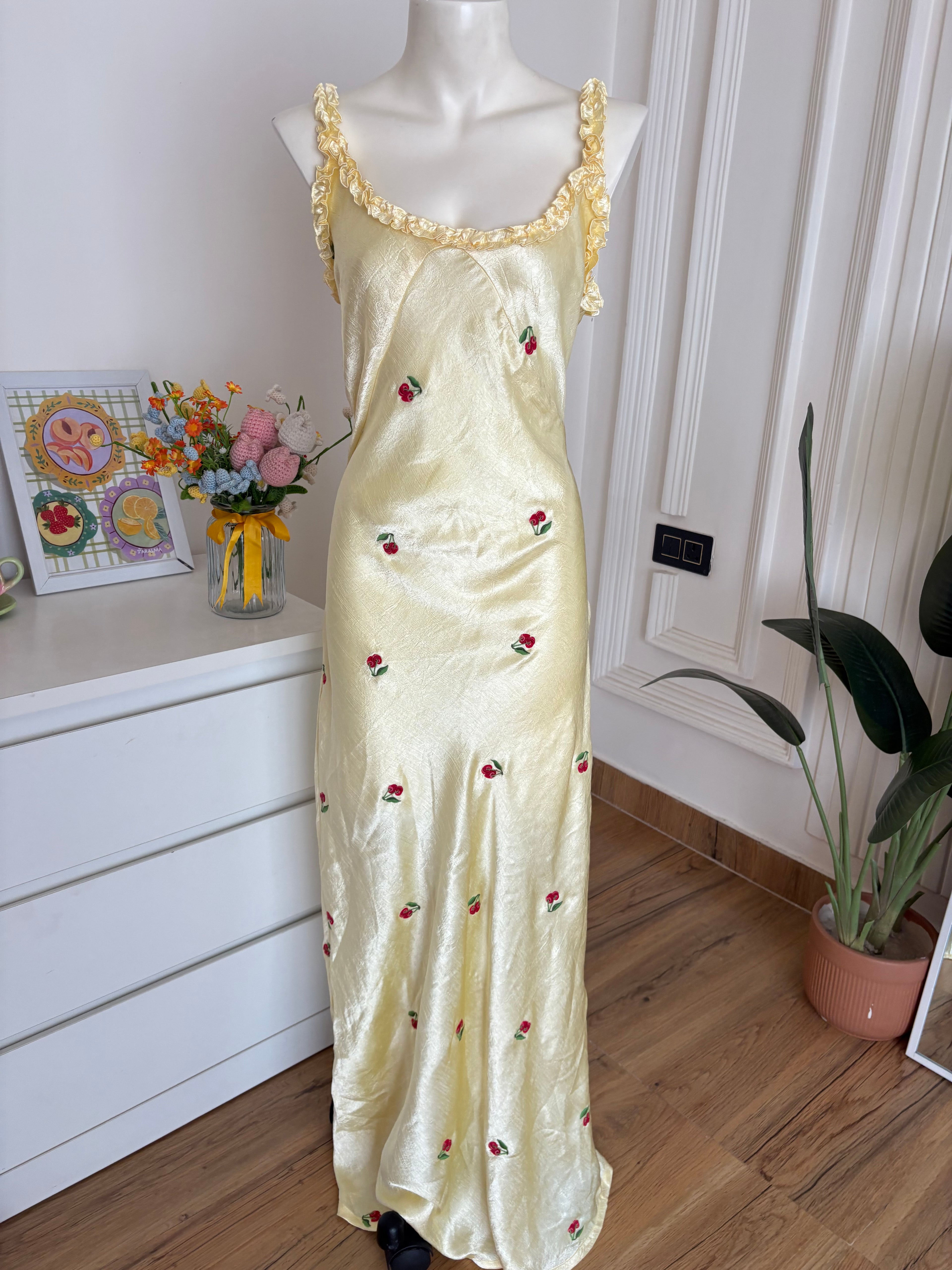 Yellow cherry dress dm