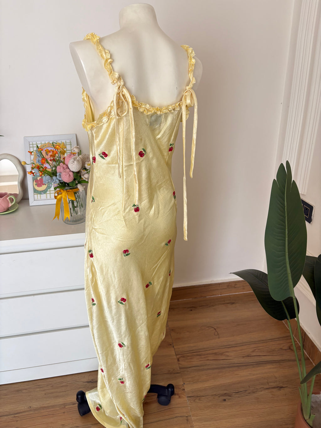 Yellow cherry dress dm
