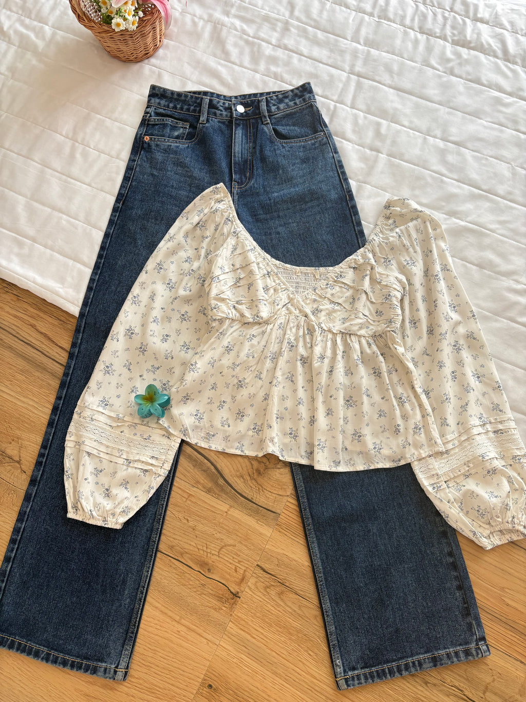 full sleeve white blue floral top