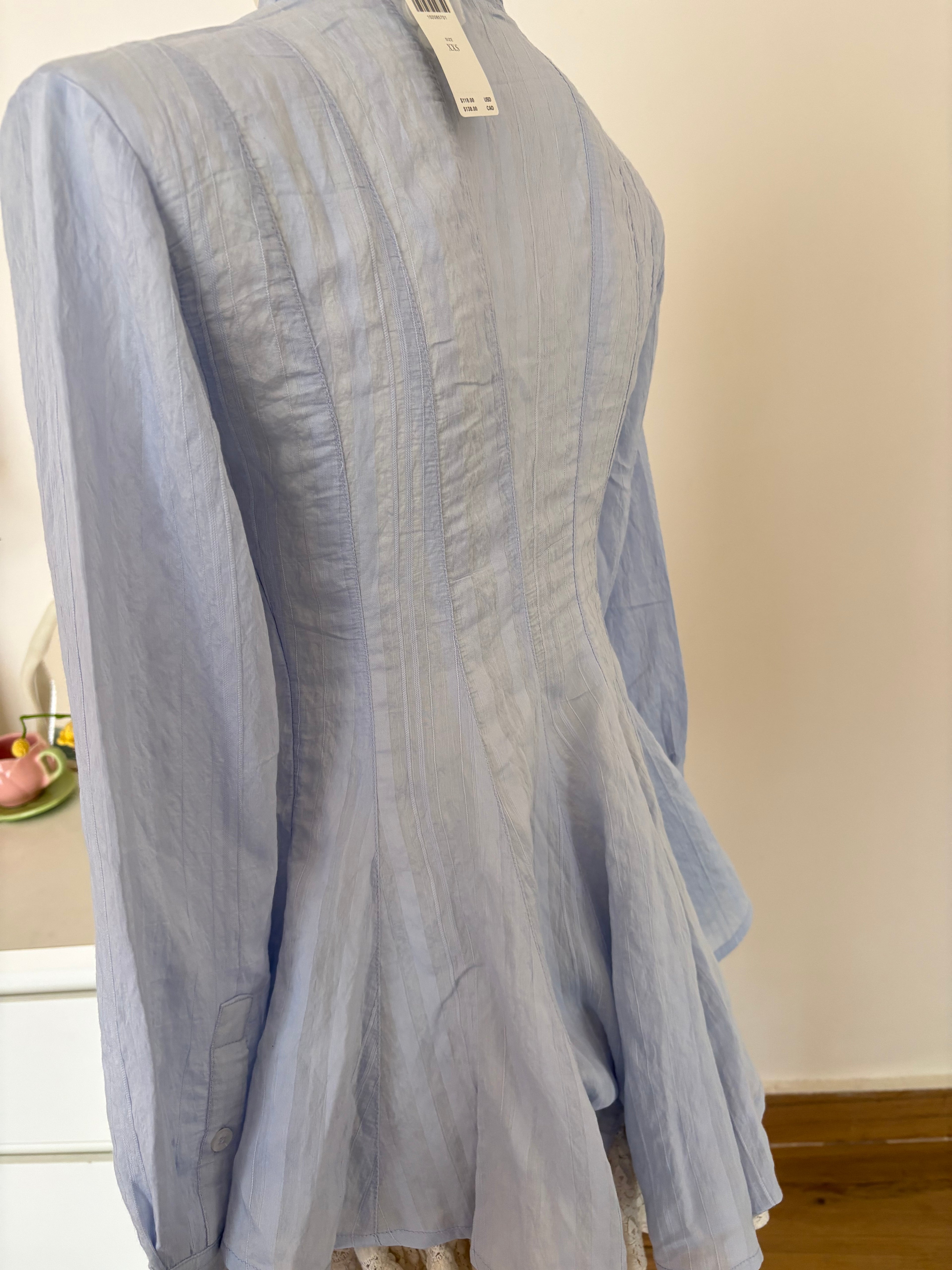 light blue snatch waist shirt