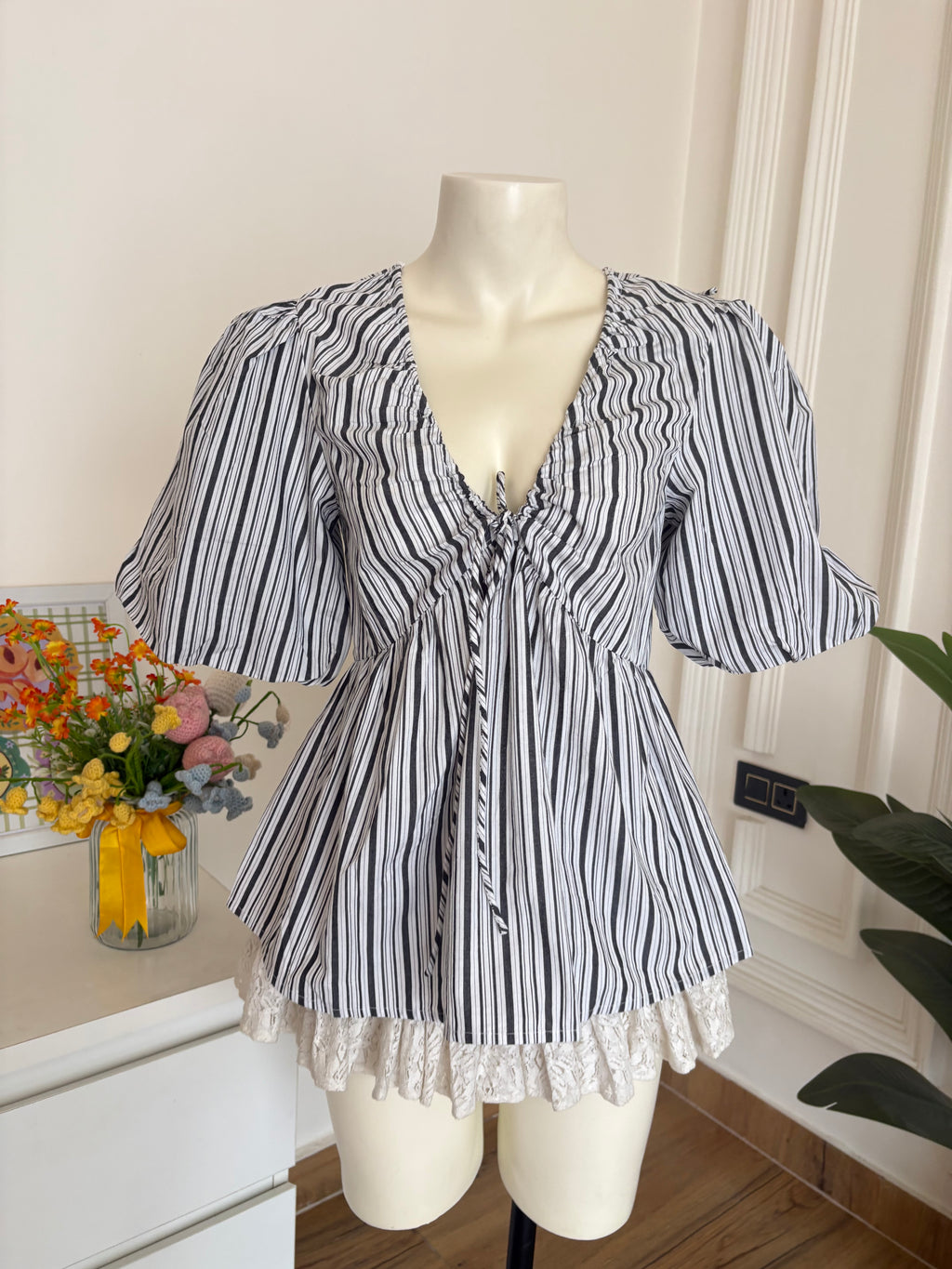 grey stripes top