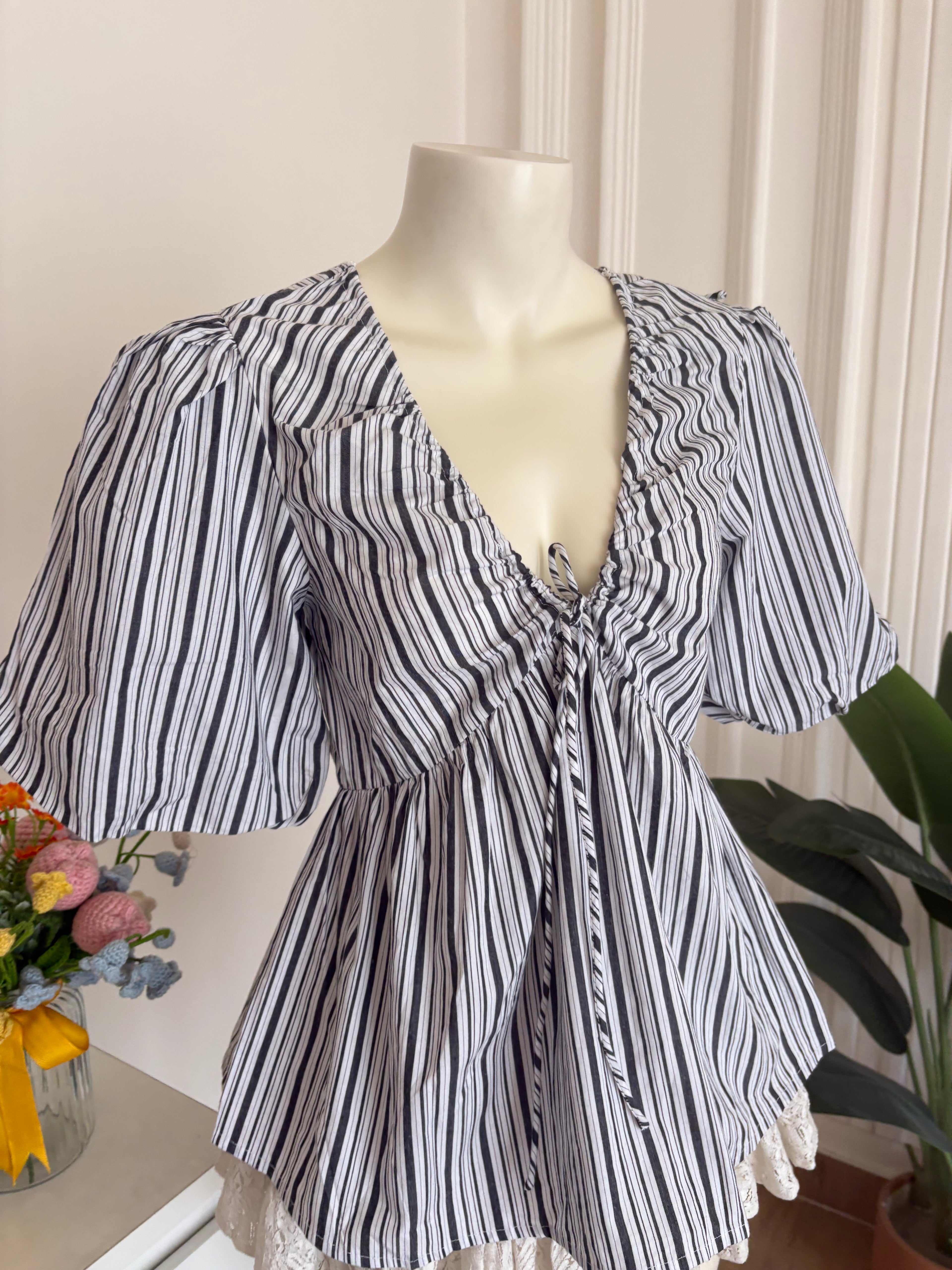 grey stripes top